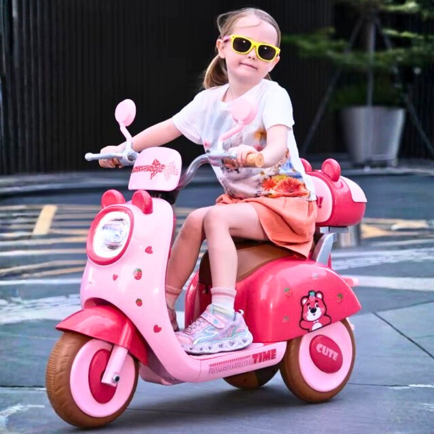 Kids 6V Electric Ride-On Trike | Cute Pet Design, LED Lights & Music – White\Pink